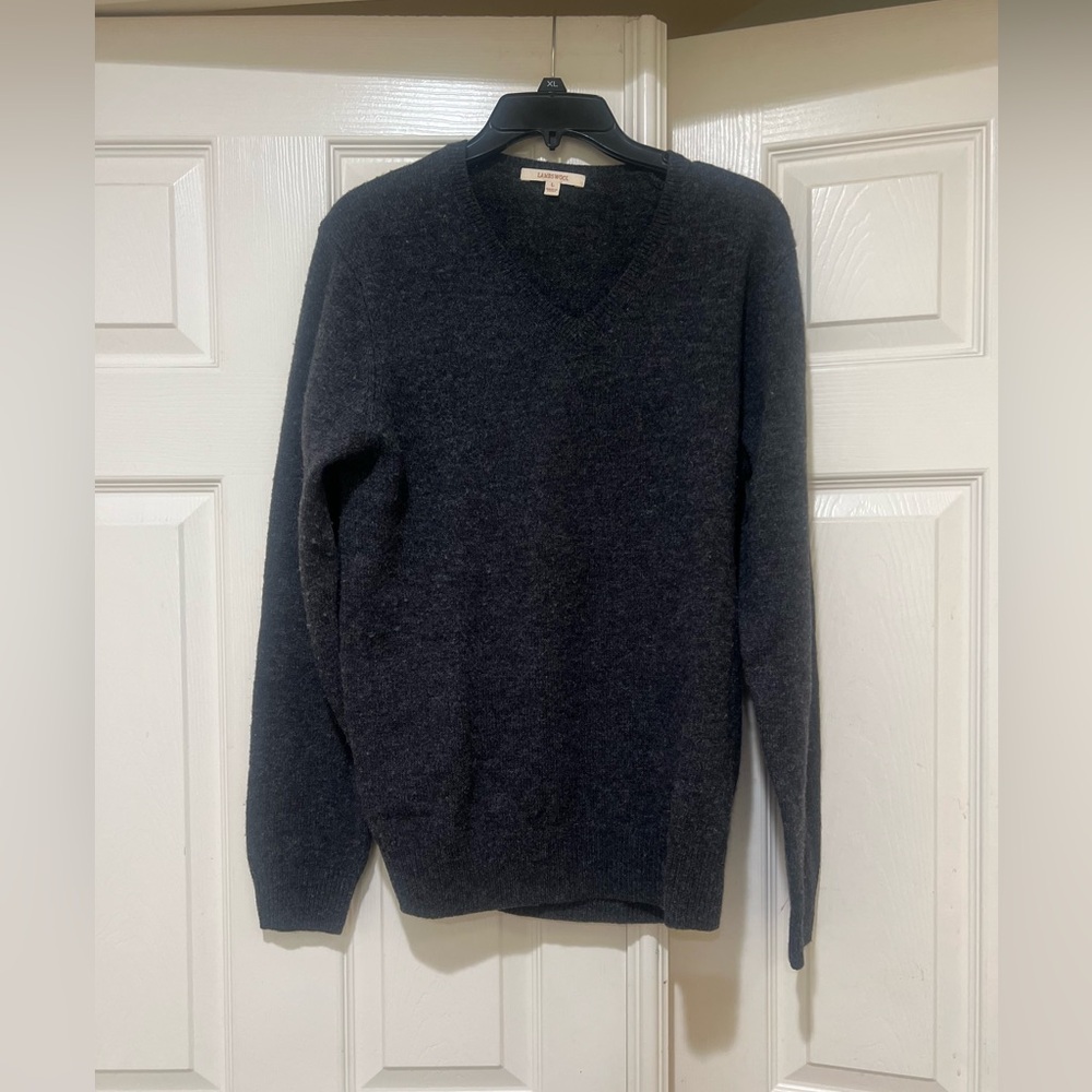 Vintage Uniqlo V-Neck 100% Lambswool Wool Gray Sweater Men’s Small Minimalist
